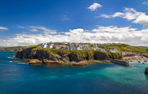 Cornish village Port Isaac on top of a cliff, Cornwall, England