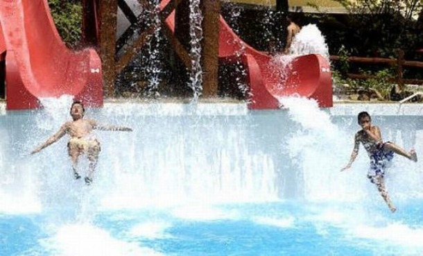 raging-waters-california