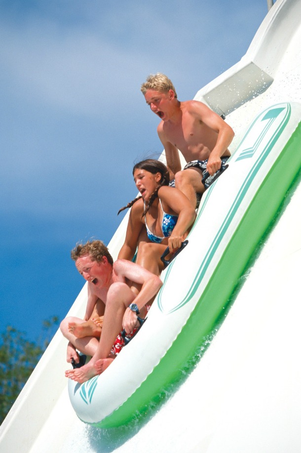 wet-n-wild-emerald-pointe1